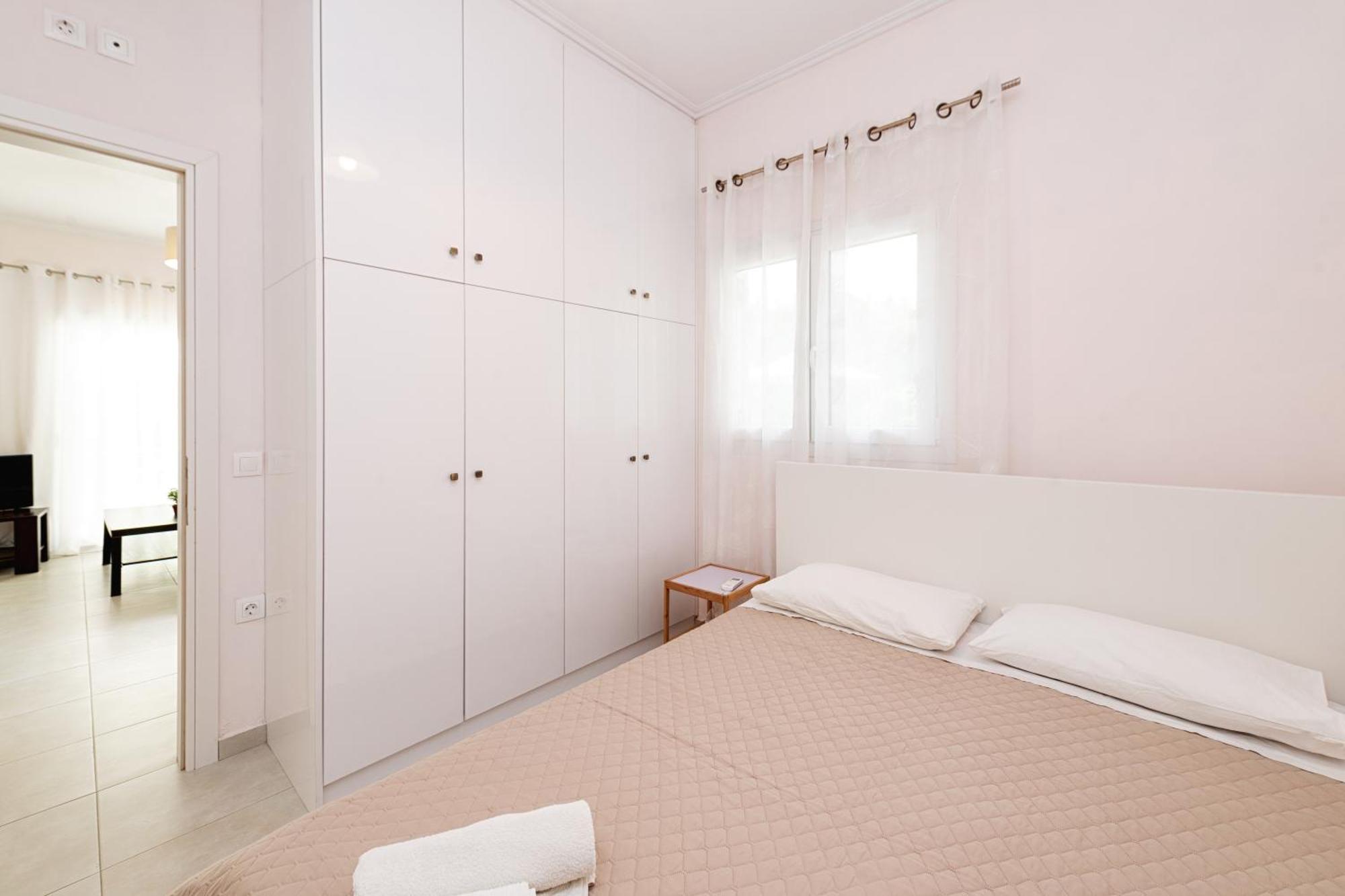 Lazaros Apartments Гувія Екстер'єр фото
