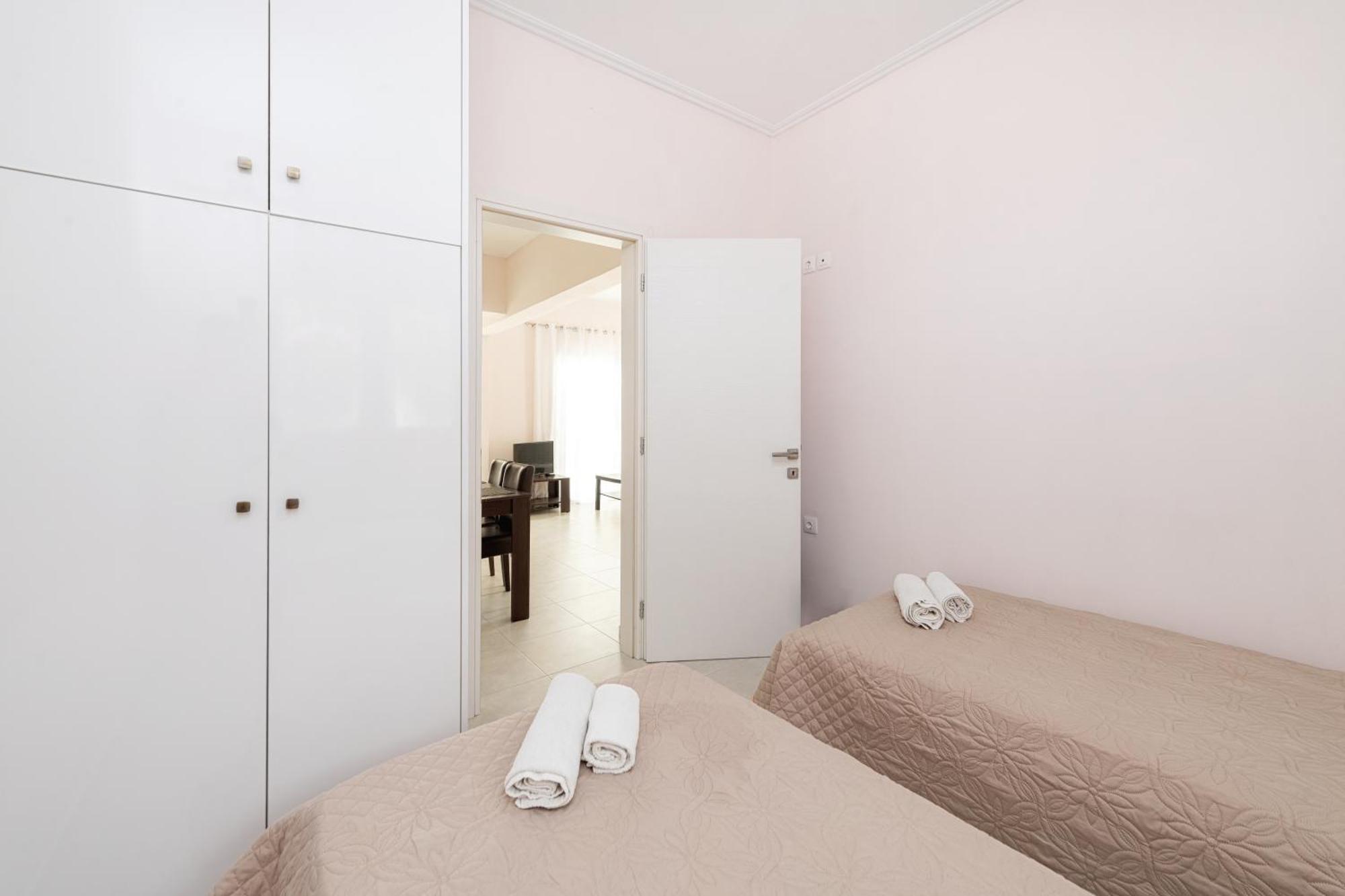 Lazaros Apartments Гувія Екстер'єр фото