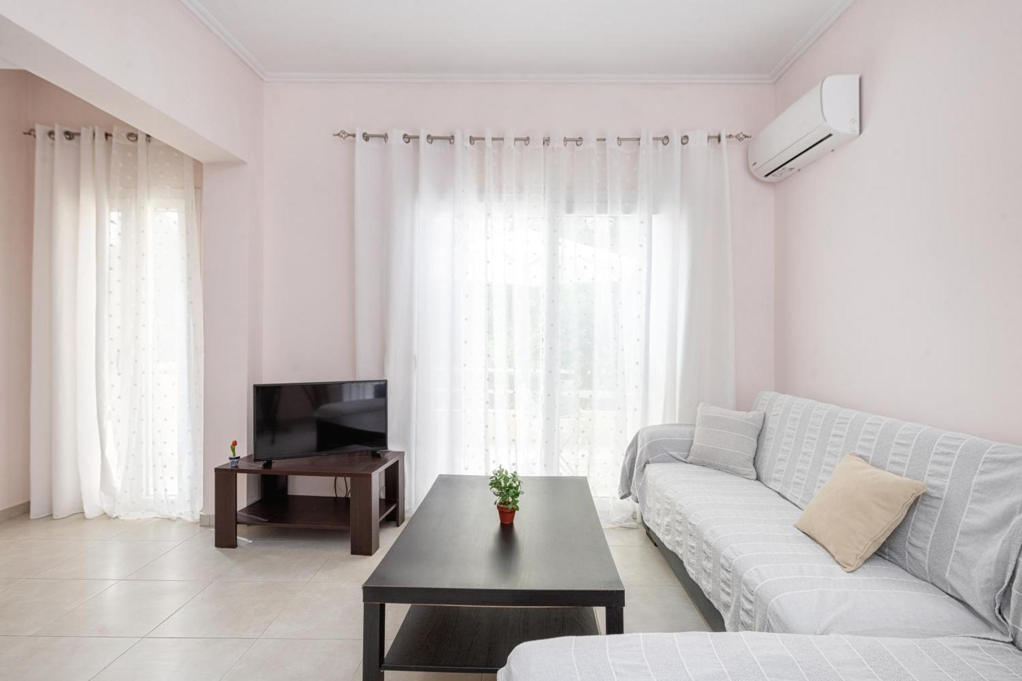 Lazaros Apartments Гувія Екстер'єр фото