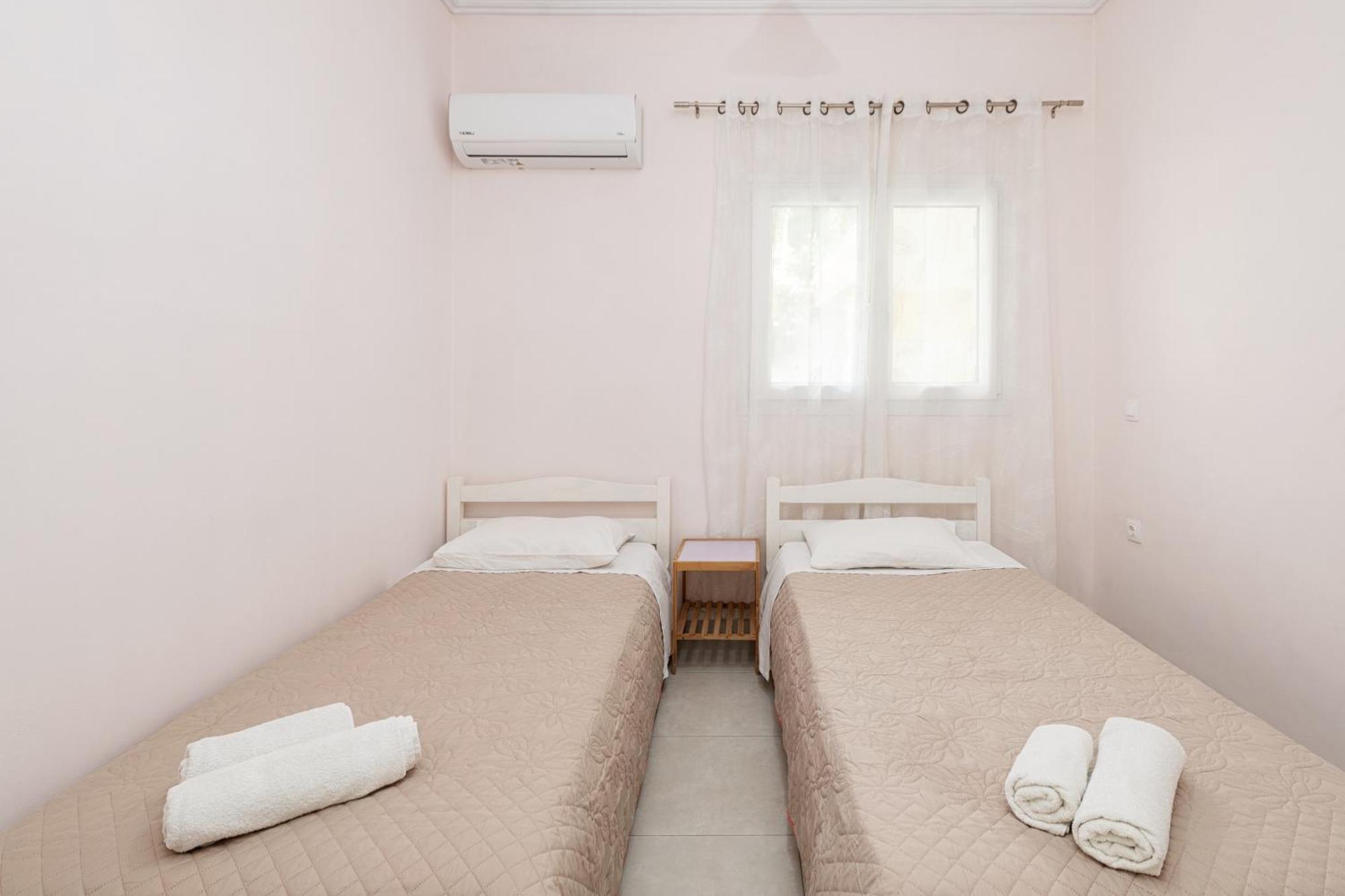 Lazaros Apartments Гувія Екстер'єр фото