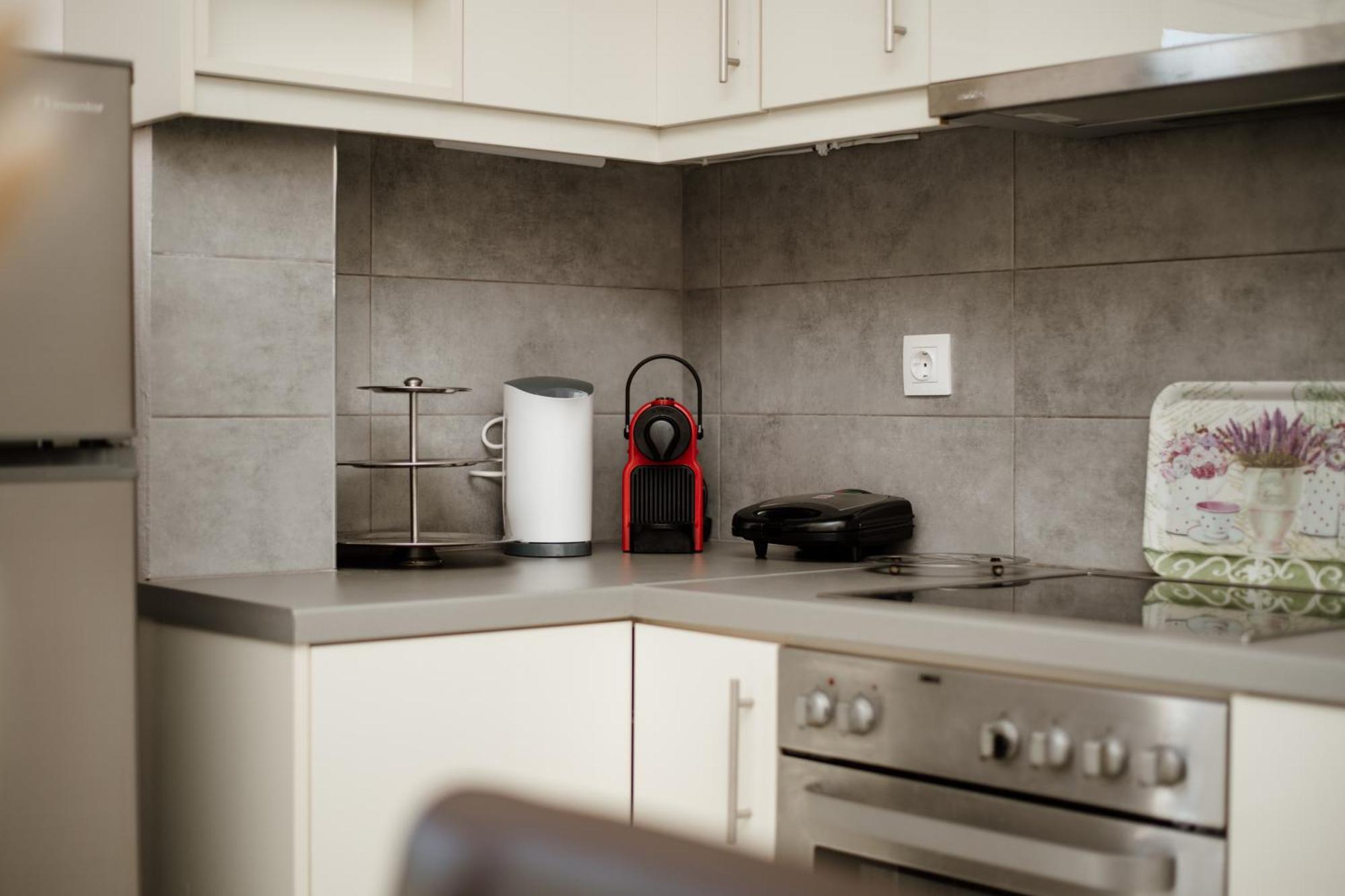 Lazaros Apartments Гувія Екстер'єр фото